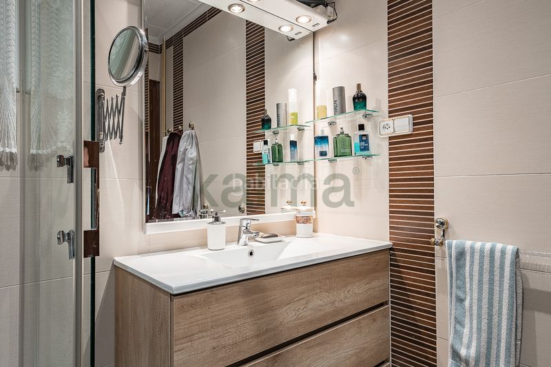 Foto 6fb968f7-036c-45d9-b9f4-46e4eaeeeca2. Pis amb calefacció aparcament a Sants Barcelona