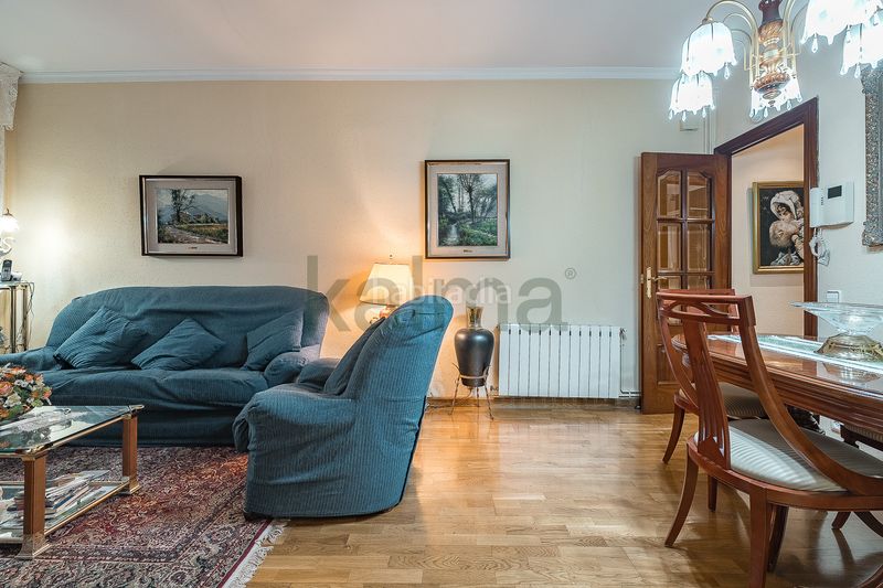 Foto c0060f58-6acd-472c-8a76-a833514ef484. Pis amb calefacció aparcament a Sants Barcelona