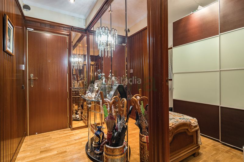 Foto c699a23d-88a8-4cd8-9966-cb5633c2fca1. Pis amb calefacció aparcament a Sants Barcelona