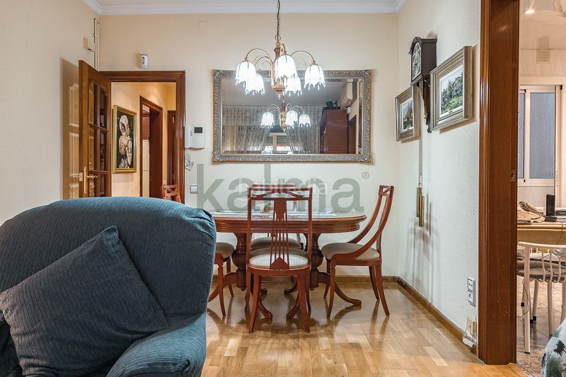 Foto d96276f5-1978-4060-9b8a-79267883811e. Pis amb calefacció aparcament a Sants Barcelona