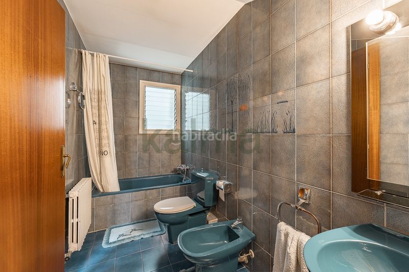 Foto 5fb44575-6297-4bb1-9dd8-5d6bb8f8ee68. Casa adossada amb calefacció aparcament piscina a Terrassa