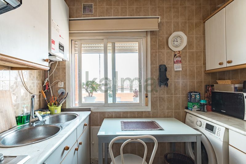 Foto be0e18c3-4e5d-4f17-b102-511d1ff83b10. Pis amb calefacció a Valdezarza Madrid