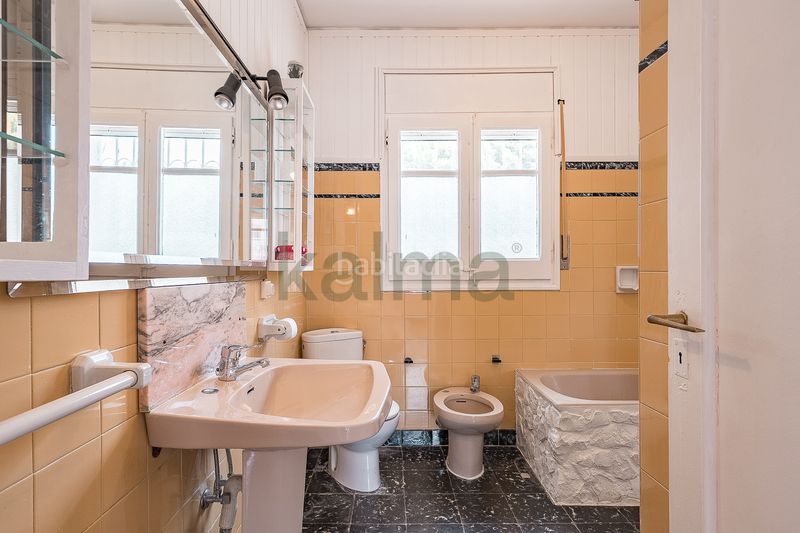 Foto 449e9bdd-21ba-46ab-baca-0b72e60be648. Xalet amb calefacció aparcament a Passeig Marítim Miami Platja