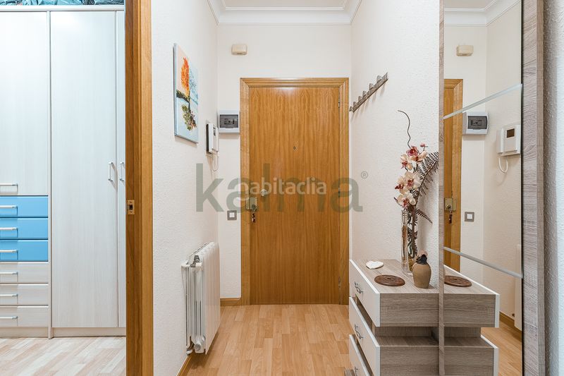 Foto d72b5419-40b3-41b8-99c8-6e42621472de. Pis amb calefacció a Navas Barcelona