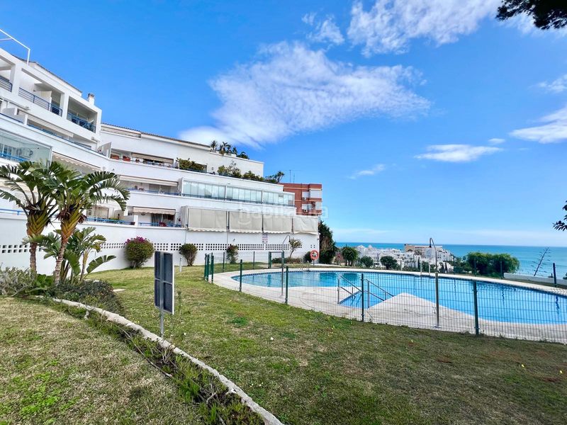 Foto 075ce3bf-b5f3-4ad7-aabf-807b5fb53c74. Pis amb aparcament piscina a Loma de los Riscos Torremolinos
