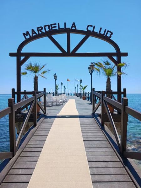 Foto 0ececdb3-928d-4edf-9ba5-69fa81e5b2c2. Xalet amb calefacció aparcament piscina a Sierra Blanca Marbella