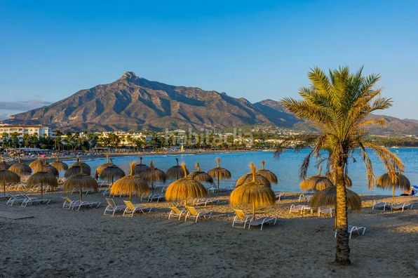Foto a8ecee7c-ef0e-4f34-8875-840cd225da9e. Xalet amb calefacció aparcament piscina a Sierra Blanca Marbella