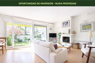 Duplex  Carrer mare de la déu de montserrat. Nuda propiedad en venta en carrer mare de déu de montserrat