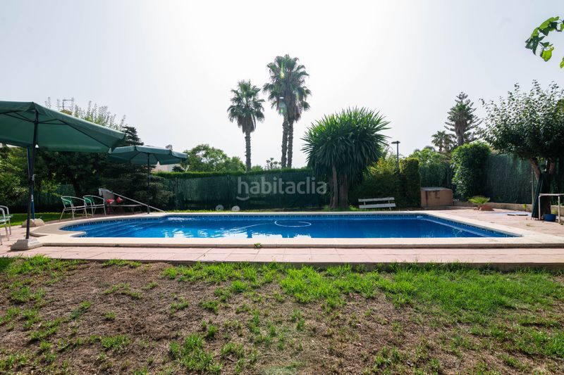 Foto 121bcb8b-087e-442d-b86a-3a4252a46322. Xalet amb calefacció aparcament piscina a San Antonio de Benagéber