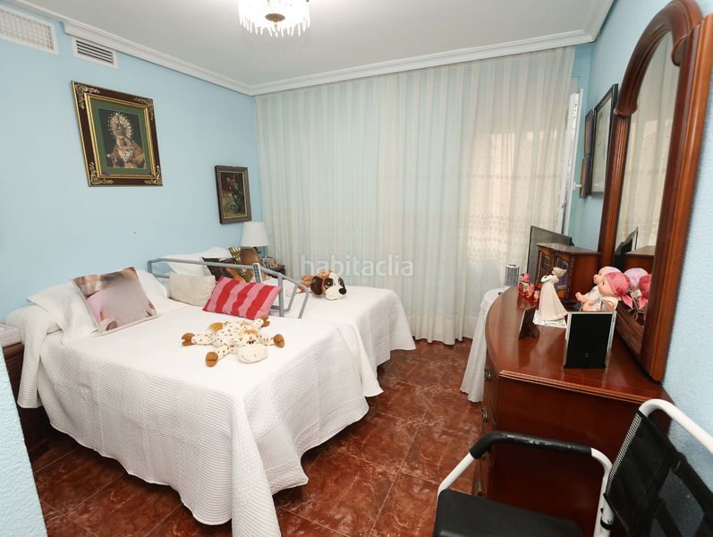 Foto e0b9a464-173f-4b86-968f-4759bcdab039. Flat with heating in Cruz Roja Sevilla