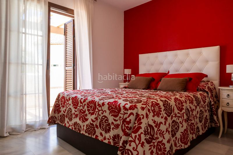 Foto 5e0ea5bc-8589-4670-9d7c-31b7d4b75935. Casa adossada amb calefacció aparcament piscina a Estepona