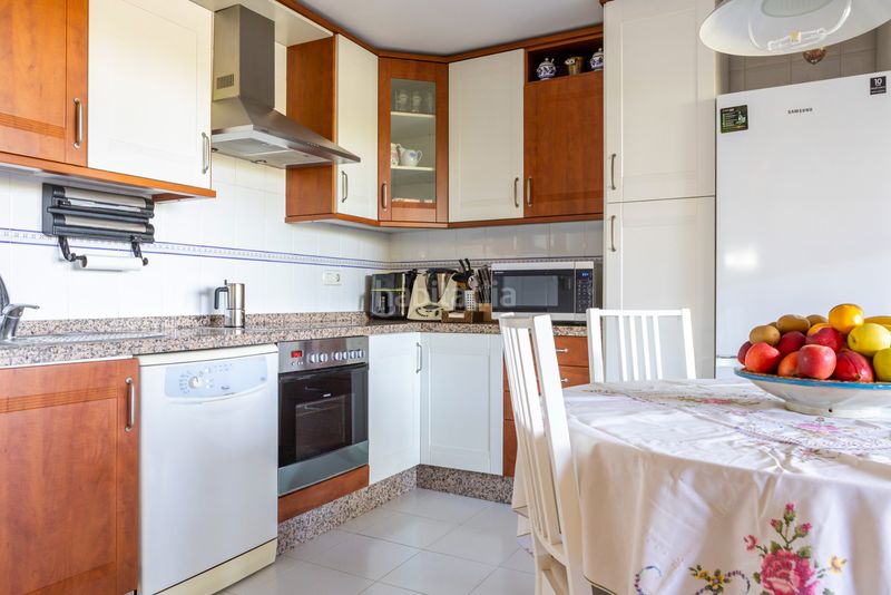 Foto 9454b9f6-dce1-416e-b2d9-41df24e2f410. Flat with heating parking pool in Santa María Marbella