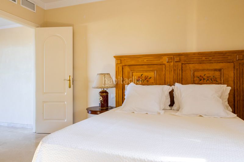 Foto db5cd29e-7c01-45f0-8841-557ffd97b886. Flat with heating parking pool in Santa María Marbella