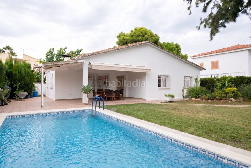Foto 0e78c0e2-33e6-4047-8507-86d2861f5aca. Xalet amb aparcament piscina a El Carme-Sant Agustí-Bonavista Eliana (l´)