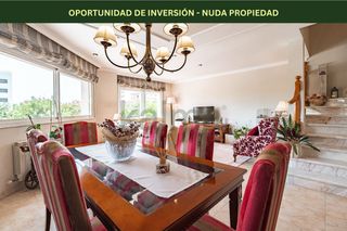 Casa adossada  Carrer de salvador espriu. Nuda propiedad en venta en calle salvador espriu