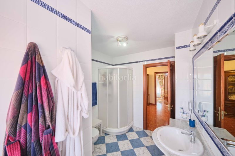 Foto bac4f578-63a3-4afa-ab0a-2c1d9b50e94d. Xalet amb xemeneia calefacció aparcament piscina a Ogíjares