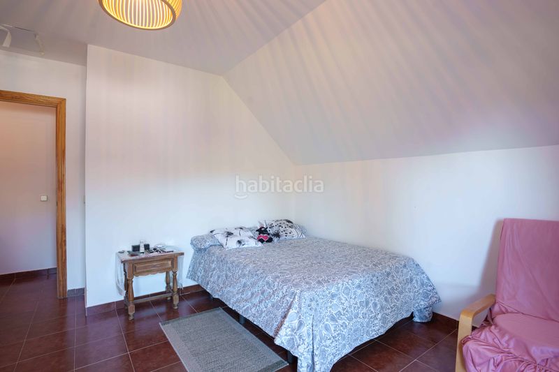 Foto fdbedfad-2345-4b97-b27e-f1c312737b9a. Chalet mit heizung parking in Los Ángeles de San Rafael Espinar (El)