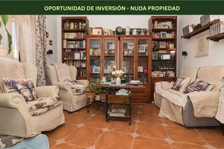 Semi detached house in Calle Arboleda