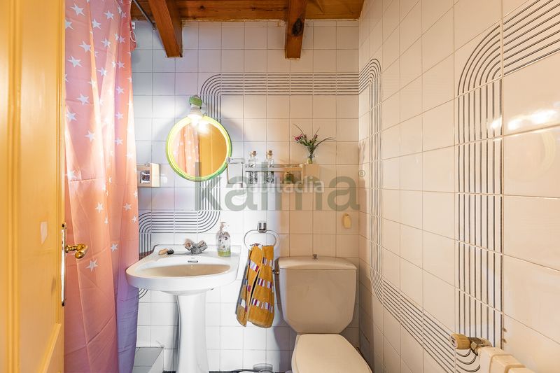 Foto 7a348358-0a84-451f-877e-aa5b68f6b05f. Chalet avec cheminée chauffage parking piscine dans Canovelles