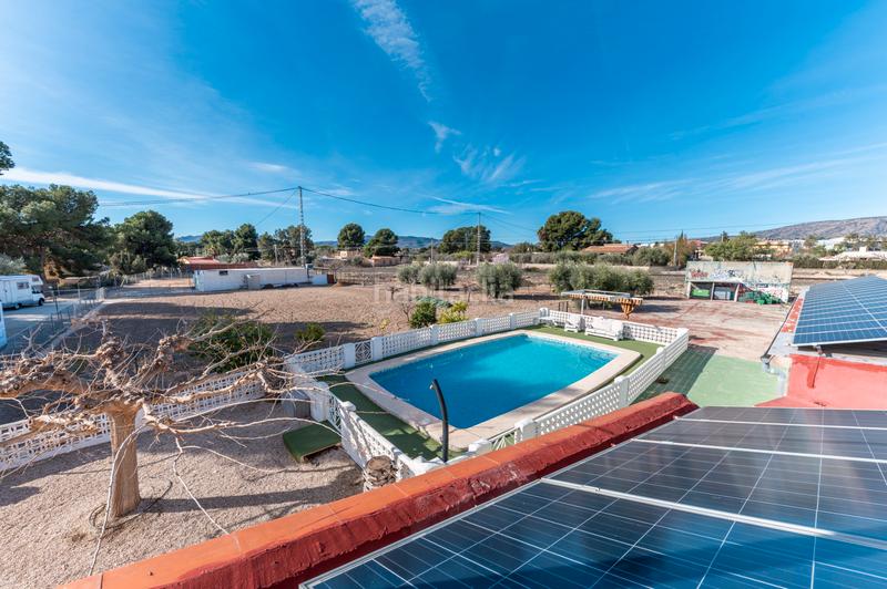 Foto fde5a2dc-17dd-4de7-920f-67cbc59f8361. Chalet avec parking piscine dans Campo Alto-Club de Campo Elda