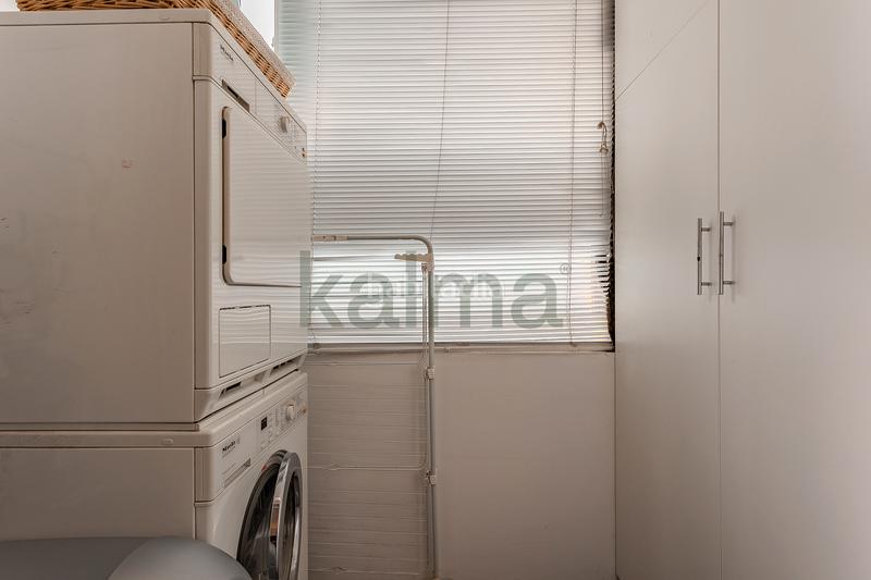 Foto 5189dc2f-4039-4a74-bff6-e954f8d27af6. Pis amb calefacció a Barri de les Corts Barcelona