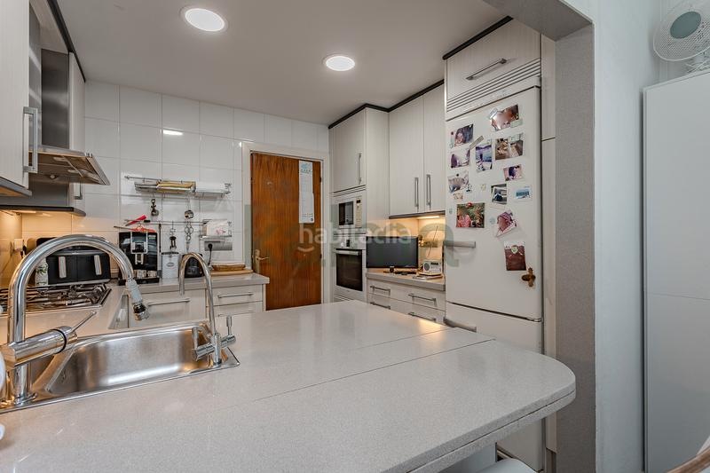 Foto 8fb18852-3c42-46e3-a532-a58b17893e27. Pis amb calefacció a Barri de les Corts Barcelona