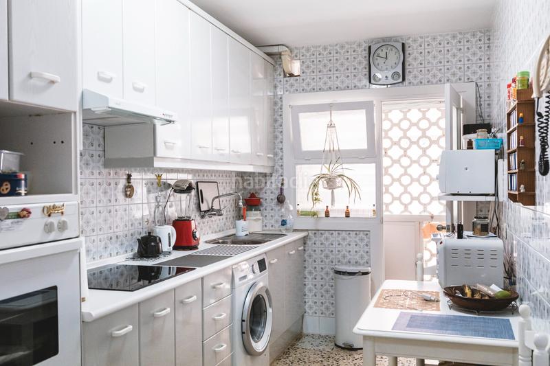 Foto 570ef7ca-b2ad-459f-94e3-56ad779c9526. Piso  en venta en calle san roque en puerto de Estepona Estepona