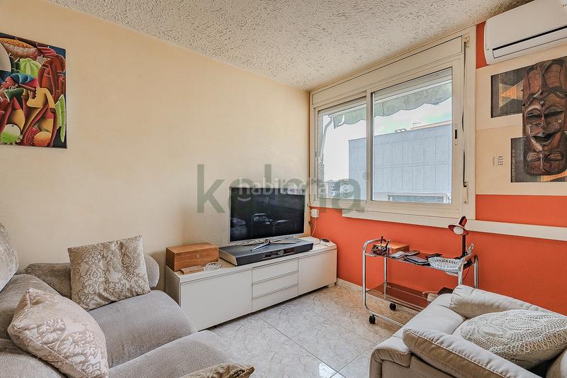 Foto 0dee2016-8307-4571-8709-39e741497f79. Piso  en venta en plaza jaume huguet en Besòs - Maresme Barcelona