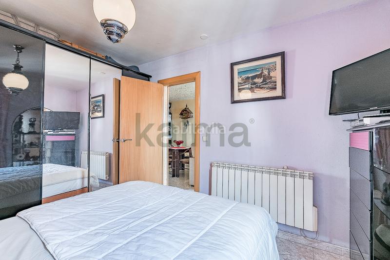 Foto 77b91c2f-240d-4f09-871d-7ecbffe48b0e. Piso  en venta en plaza jaume huguet en Besòs - Maresme Barcelona