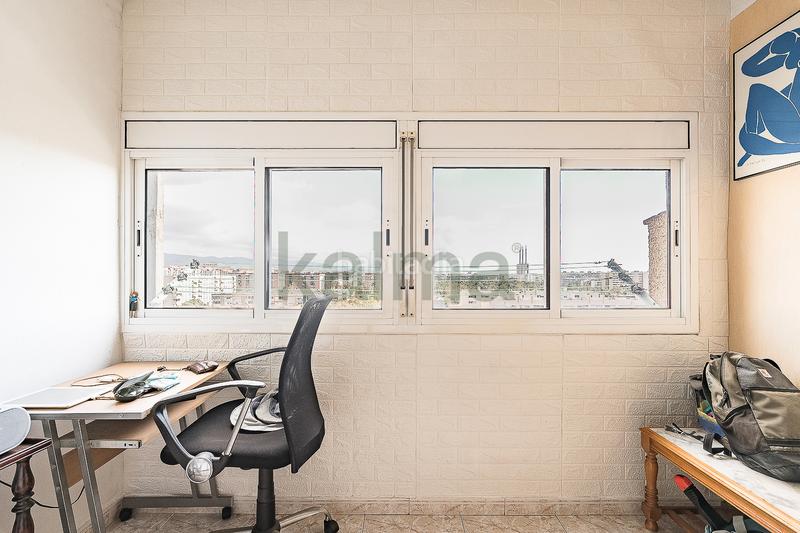 Foto 8d499748-5da0-49d4-8008-bff985de3291. Piso  en venta en plaza jaume huguet en Besòs - Maresme Barcelona