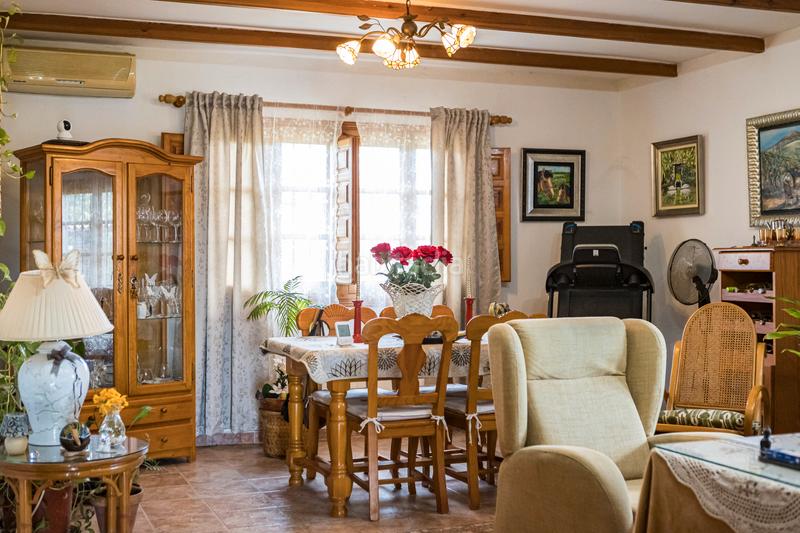 Foto 359441c5-3918-4232-a967-5386084196df. Pis amb xemeneia calefacció aparcament piscina a Periana