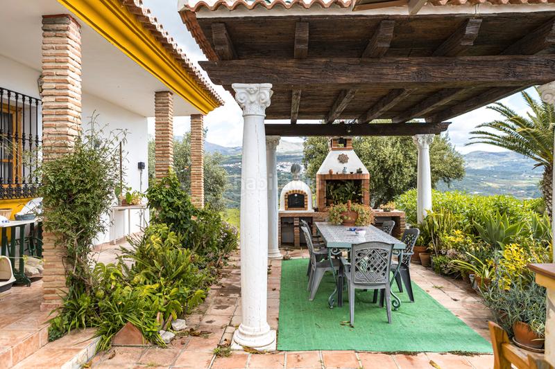 Foto 4e769b99-9cbc-47d6-b11f-122e24661e9f. Pis amb xemeneia calefacció aparcament piscina a Periana