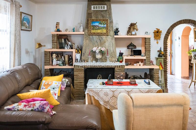 Foto a03aa324-64bf-4fb7-9392-f5b1091e4c2a. Pis amb xemeneia calefacció aparcament piscina a Periana