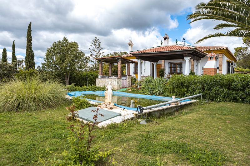 Foto f200f3d8-9141-4b7b-af80-5e7437228172. Pis amb xemeneia calefacció aparcament piscina a Periana