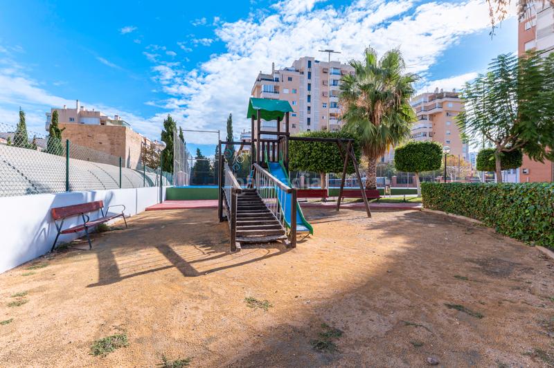 Foto e9f87924-dcdb-4953-ab88-fd107fb68809. Piso  en venta en calle maruja pastor en Playa de San Juan Alicante