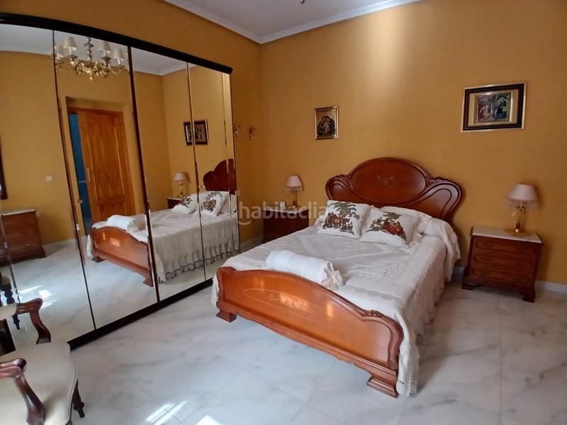 Foto 2024b3a9-bba7-49ef-98cb-3abae9ac51e8. House with parking in Tomelloso