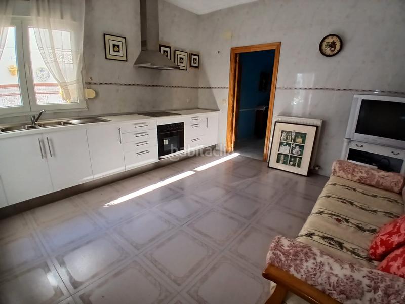 Foto 364a383a-c4e5-47c8-bf3d-18d5925f1c5c. House with parking in Tomelloso