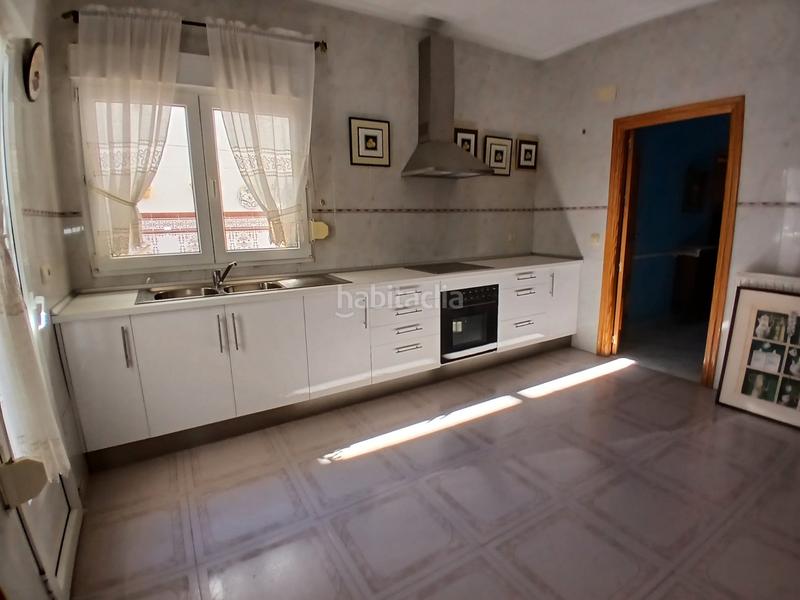 Foto d76ae9c8-dcf0-4eb7-8b35-50cb605e77b6. House with parking in Tomelloso