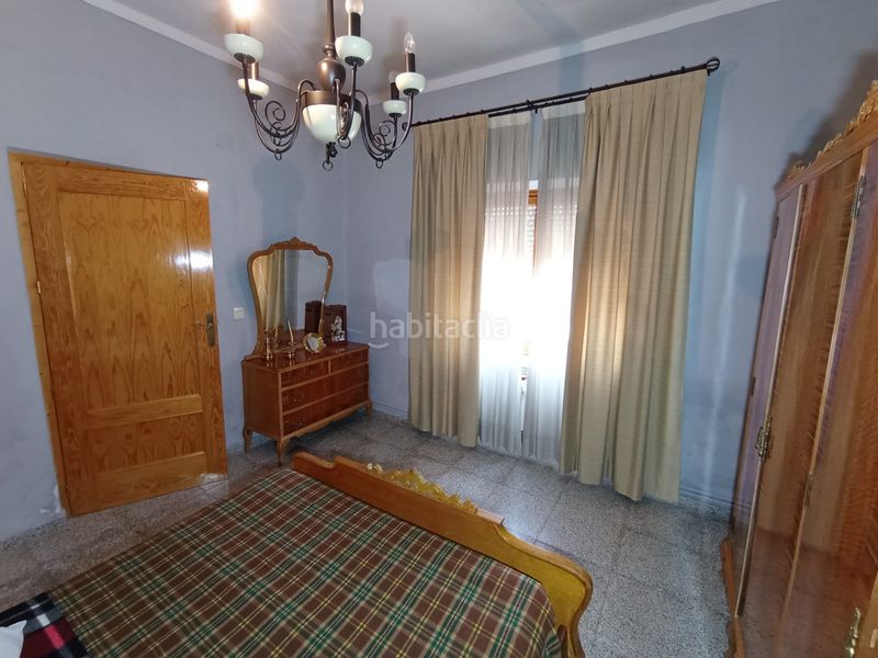 Foto f3746521-74f2-4cd7-9144-ab52d2e5123f. Casa amb aparcament a Tomelloso