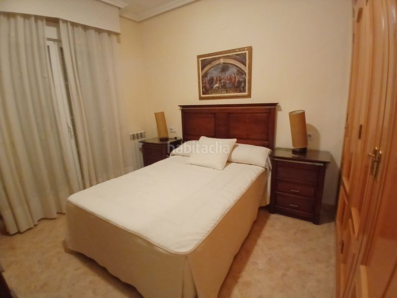 Foto 136e9e95-4b62-4dc1-84ab-514a451c2507. Casa adossada amb aparcament a Tomelloso