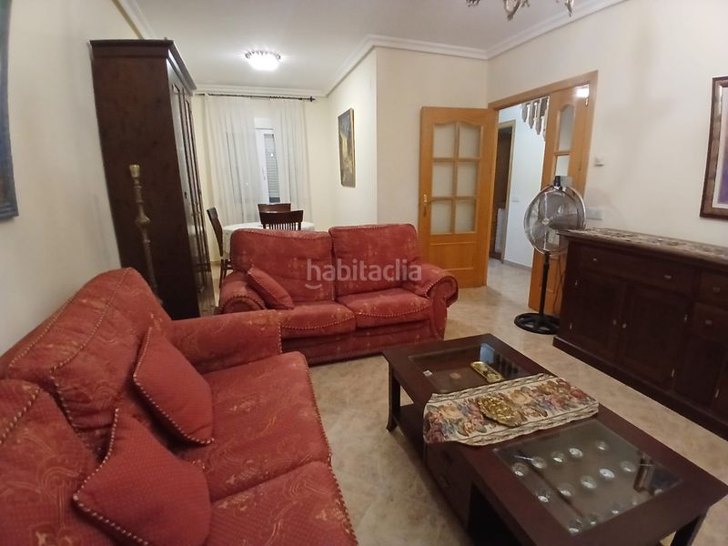 Foto 20a839b2-4e0a-4261-80f2-852b2682e6af. Casa adossada amb aparcament a Tomelloso