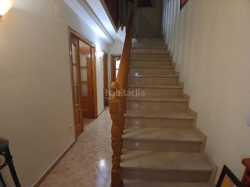 Foto 3f2fa672-6c28-4d56-8586-952dfcaab5da. Casa adossada amb aparcament a Tomelloso