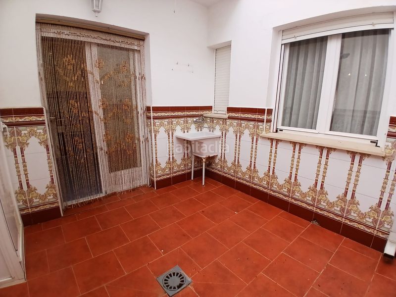 Foto bb13e314-97ef-4ba6-89d8-654687d11dfb. Casa adossada amb aparcament a Tomelloso