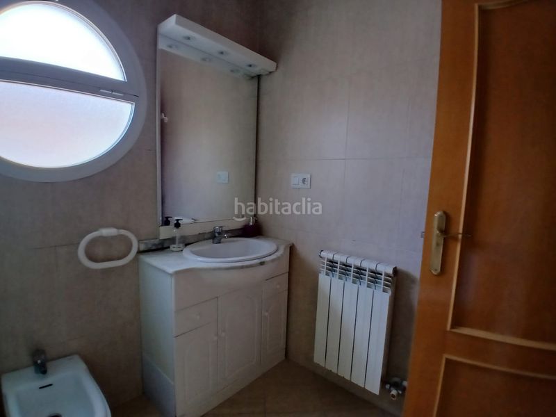 Foto e7d6e5e8-b624-4c7c-b599-18bfd2c524ba. Casa adossada amb aparcament a Tomelloso