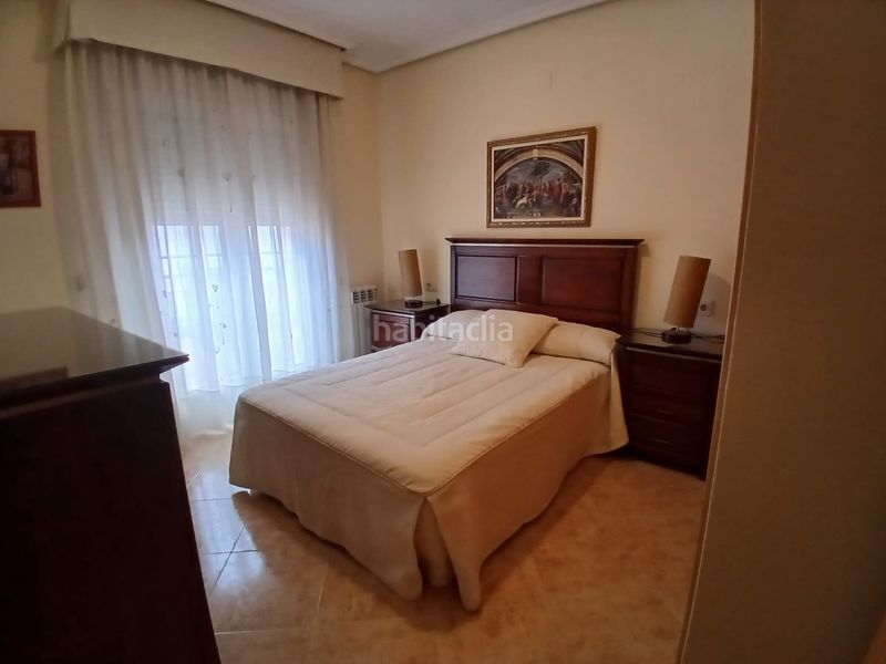 Foto f2798613-1205-4d21-8948-9ccf7ba145ff. Casa adossada amb aparcament a Tomelloso