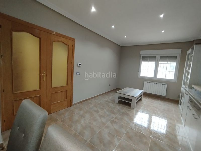 Foto 215e6133-0d71-44e5-bebd-cb05cf79110e. Casa adossada amb aparcament a Tomelloso