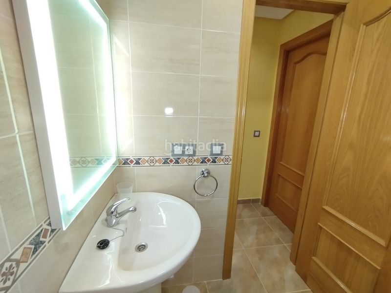 Foto 241eb2ad-0597-4a5e-b02a-d3b9cdb5b2bd. Casa adossada amb aparcament a Tomelloso