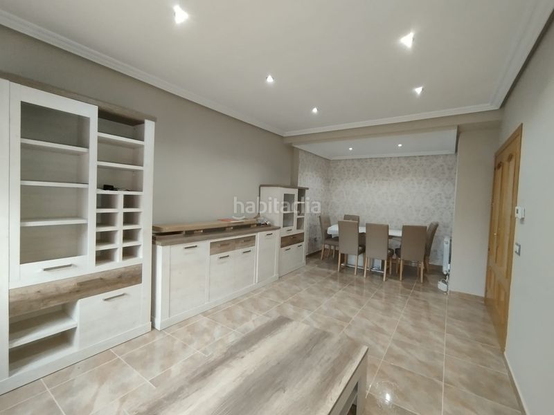 Foto 272d3630-b83e-4fe9-b701-774bf67cf0a4. Casa adossada amb aparcament a Tomelloso