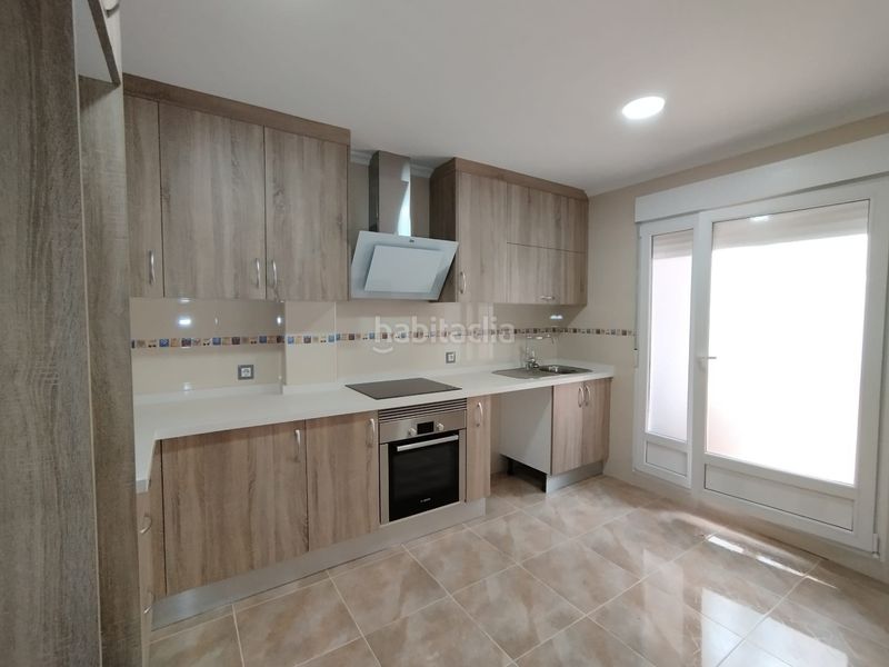 Foto 75f6335f-f6e5-452e-8750-646a2b6cc957. Casa adossada amb aparcament a Tomelloso