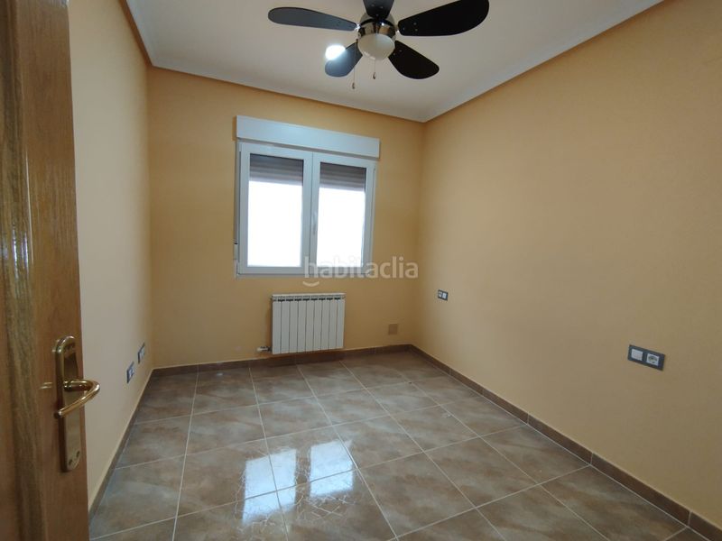 Foto a9ffa1b4-c8b0-4e51-b20d-937977c4c424. Casa adossada amb aparcament a Tomelloso